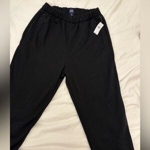 GAP women’s Black Joggers 🔸NWT🔸Small